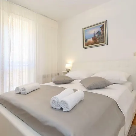 Neva Modern Guest house 4*