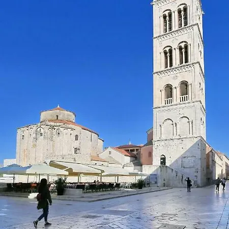 Gasthuis Neva Modern 4*